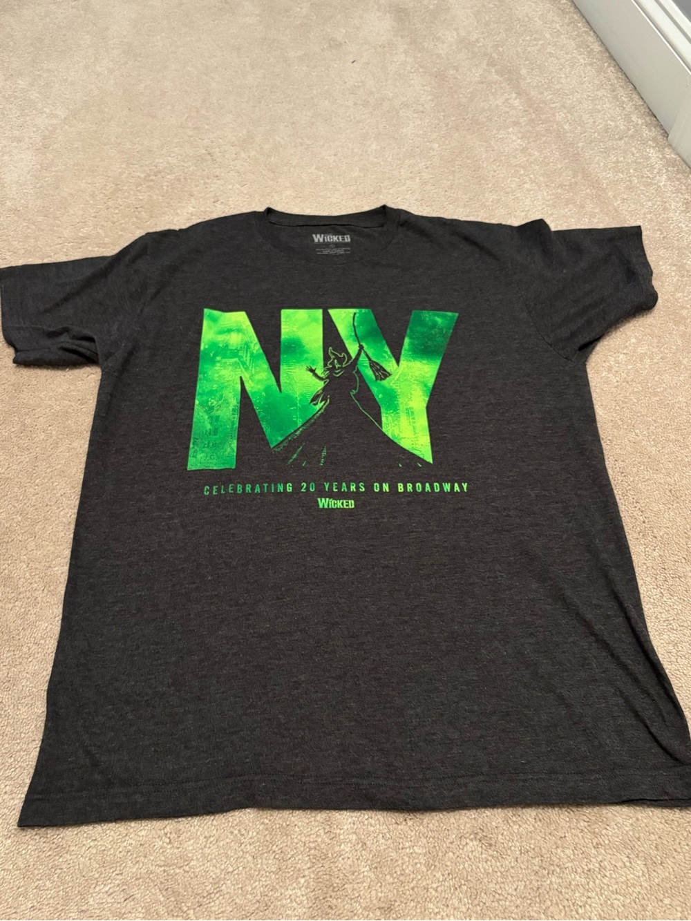 Wicked The Musical 20 Years Adult Large Broadway NY Graphic T-Shirt Black Green